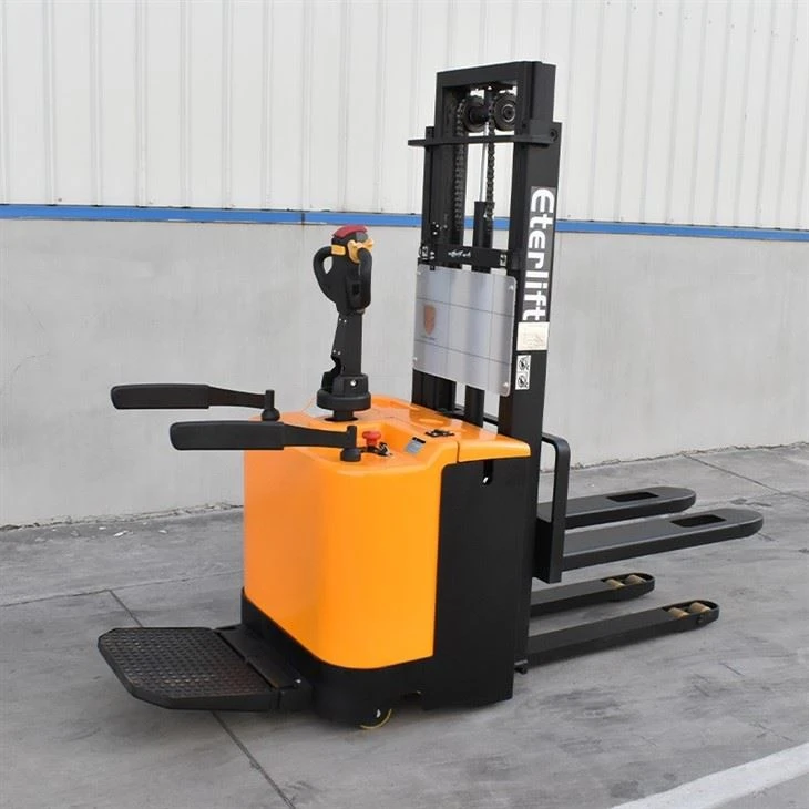 Electric Charge Stacker Forklift